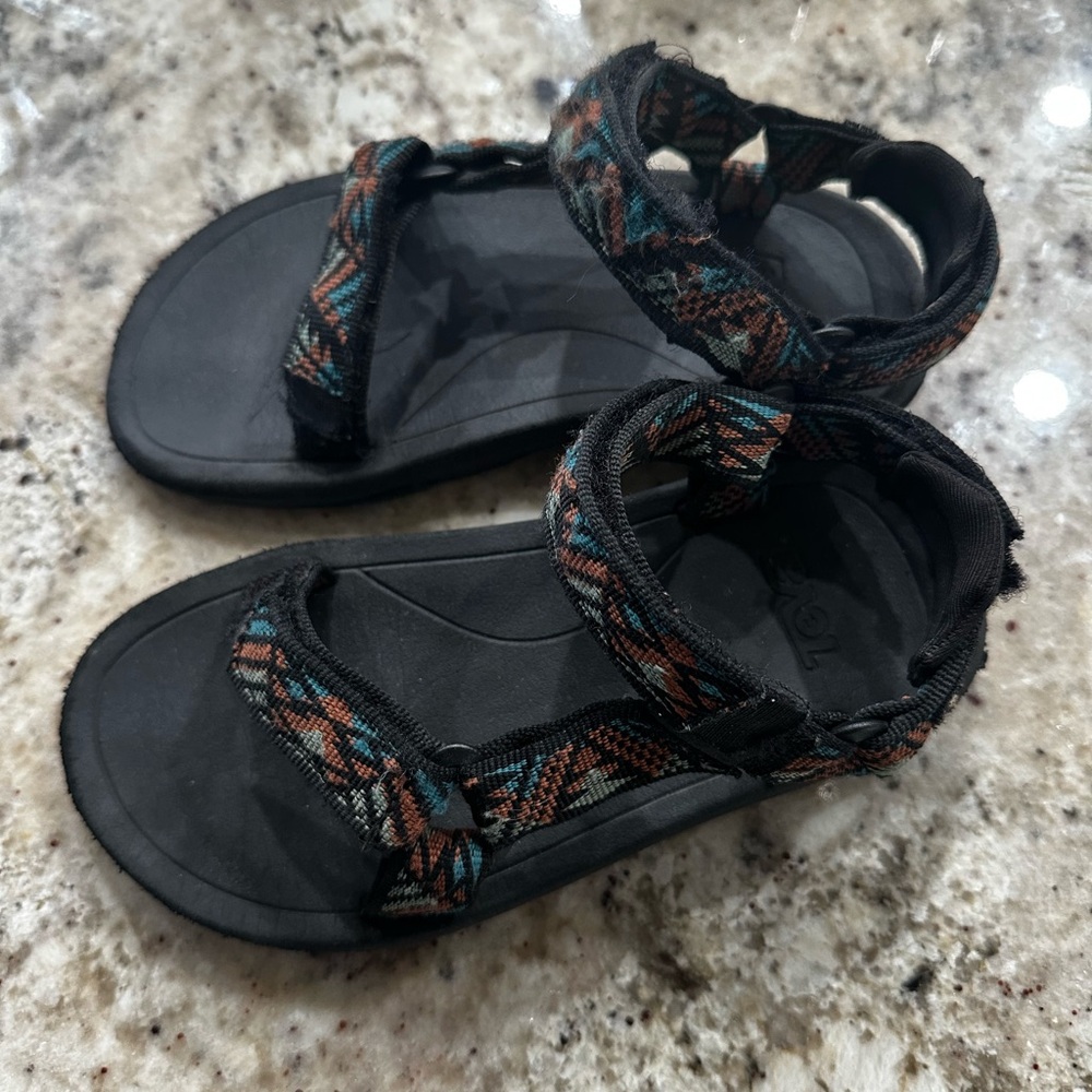 😎Boys TEVA sandals Size 12 Great for Summer😎